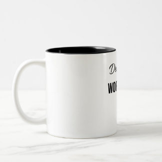 Taza Bicolor Sueña Grande Trabaja Duro