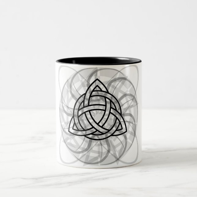 Taza Bicolor Tatuaje tribal de Triquetra (Centro)