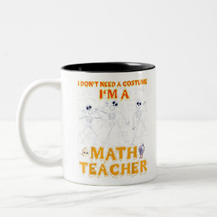 Taza Bicolor Té de Halloween no necesito un disfraz soy una mat