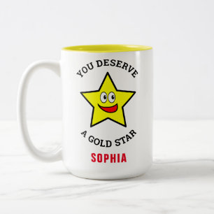 Taza Bicolor Te mereces un amor y aprecio de estrella de oro