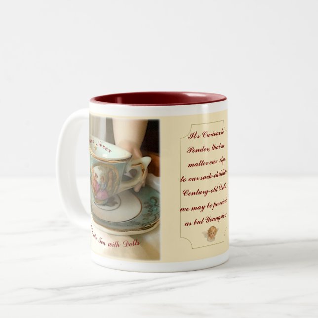 Taza Bicolor Tea with Dolls Ceramic Mug (Anverso izquierdo)