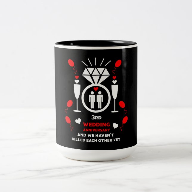 Taza Bicolor Tercer aniversario Boda de hombres gay (Centro)