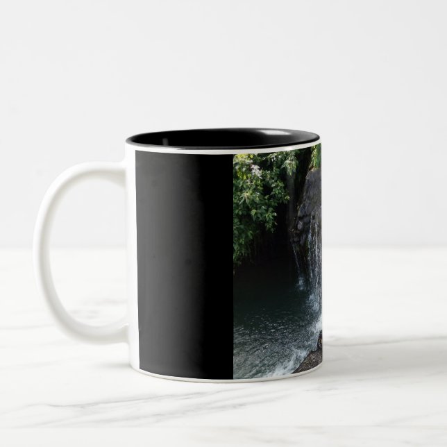 Taza Bicolor The River Falls Photograph (Izquierda)