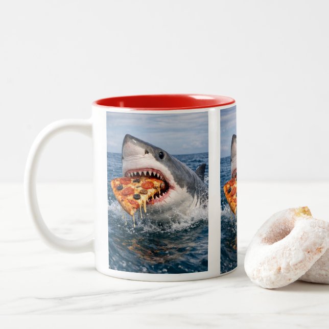 Taza Bicolor tiburón muerde pizza (Con donut)