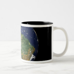 Taza Bicolor Tierra llena que muestra Suramérica