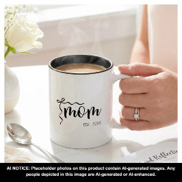 Taza Bicolor Tinta Negra y Blanca con Letra Script Mom Establec