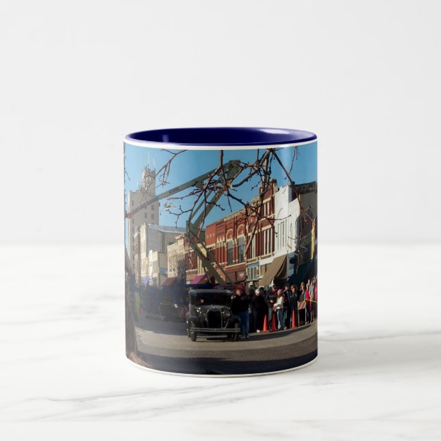 Taza Bicolor Tiro de Chicago de los enemigos públicos (Centro)