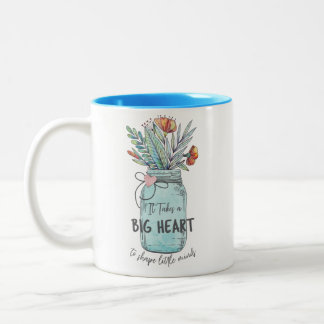 Taza Bicolor Toma un gran corazón para moldear a los pequeños M
