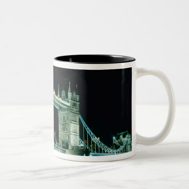 Taza Bicolor Tower Bridge de Noche, Londres, Inglaterra (Derecha)