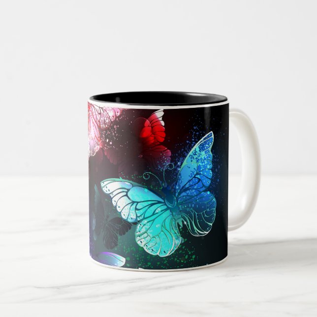 Taza Bicolor Tres mariposas brillantes en el fondo nocturno (Anverso derecho)