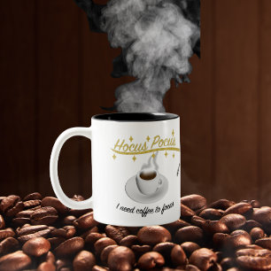 Taza Bicolor Truco o trato necesito café para enfocarme