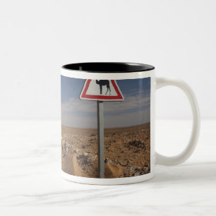 Taza Bicolor Túnez, zona de Ksour, Ksar Ghilane, oleoducto
