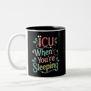 Taza Bicolor UCI Cuando estás durmiendo Enfermera de UCI Navida