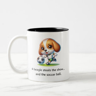 Taza Bicolor Un beagle roba el espectáculo