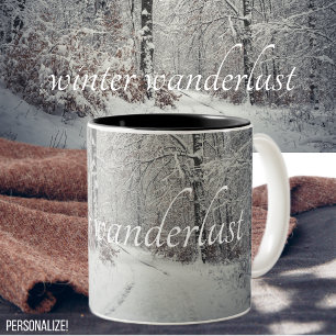 Taza Bicolor Un camino a través del bosque de invierno encantad
