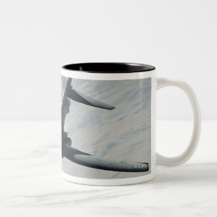 Taza Bicolor Un lancero de la fuerza aérea de los E.E.U.U.B-1B