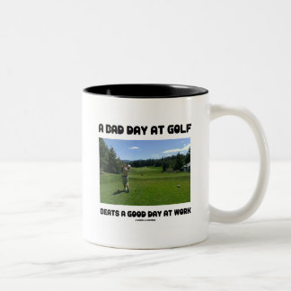 Taza Bicolor Un mún día en el golf bate un buen día en el