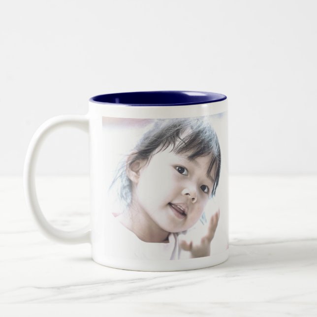 Taza Bicolor Un mundo infantil (Izquierda)
