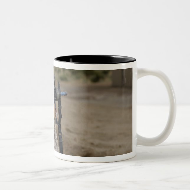 Taza Bicolor Un reconocimiento de infantería (Derecha)