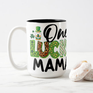Taza Bicolor Una Mamá Afortunada Clover Gnome Grap del Día de S
