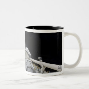 Taza Bicolor Una vista parcial del transbordador espacial