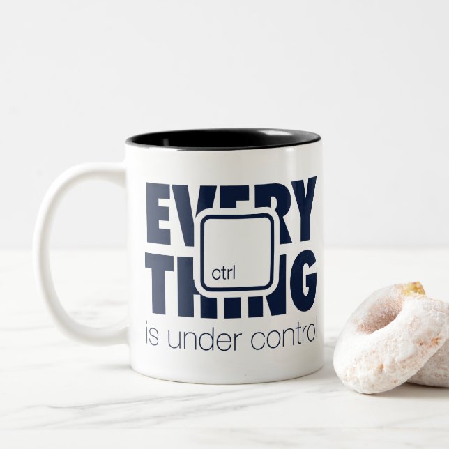 Taza Bicolor Under ctrl (Con donut)