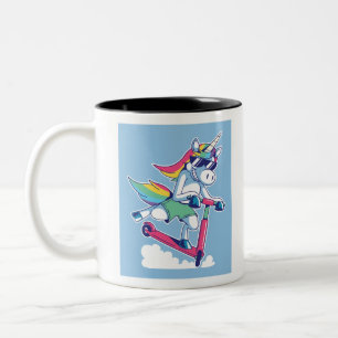Taza Bicolor Unicornio en un Scooter