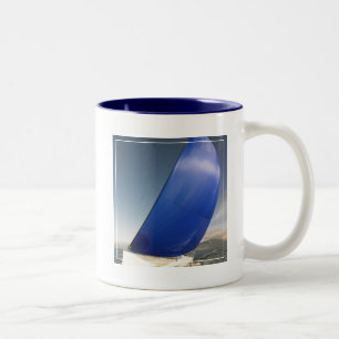 Taza Bicolor Velero que inclina en viento