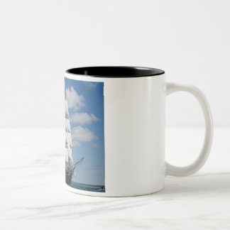 Taza Bicolor Velero viejo