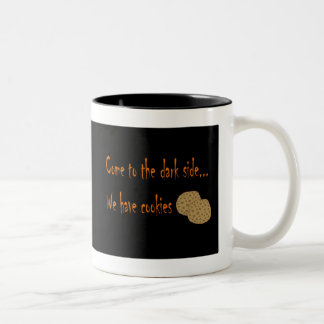 Taza Bicolor Ven al lado oscuro Mug negro