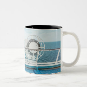 Taza Bicolor Verja de un barco de cruceros