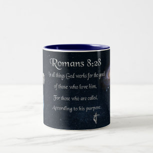 Taza Bicolor versículo bíblico cristiano Romanos 8:28