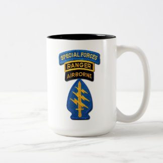 Taza Bicolor Veterinarios de los guardabosques de las boinas