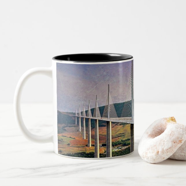 Taza Bicolor Viaducto Millau, Francia (Con donut)