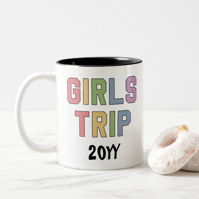Taza Bicolor Viaje de chicas personalizado Fin de semana de chi (Con donut)