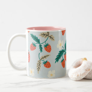 Taza Bicolor Vintage Cottagecore Strawberry Pattern