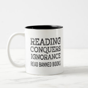 Taza Bicolor Vintage Leí Libros Prohibidos Amantes divertidos 