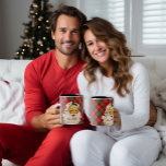 Taza Bicolor Vintage Santa Multilingual Merry Christmas<br><div class="desc">Esta taza de Navidad es un tributo encantador y festivo a la temporada de vacaciones. Cuenta con una vintage cara de Santa Claus con un fondo rojo y verde plateado, lo que crea un ambiente cálido y acogedor. Lo que diferencia a esta taza es el guión que se teje en...</div>