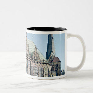 Taza Bicolor Vista ayuntamiento, construida 1405-09