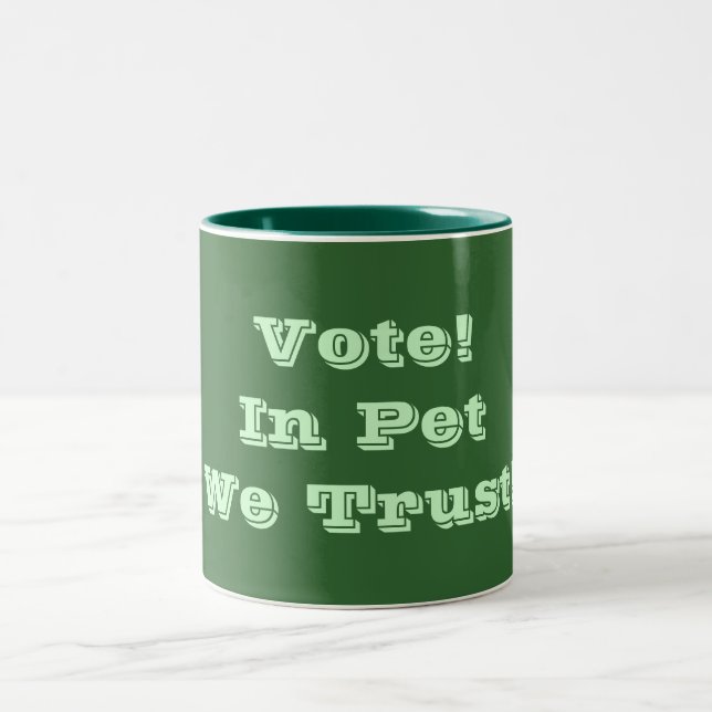 Taza Bicolor Votar Mascota Confiamos (Centro)