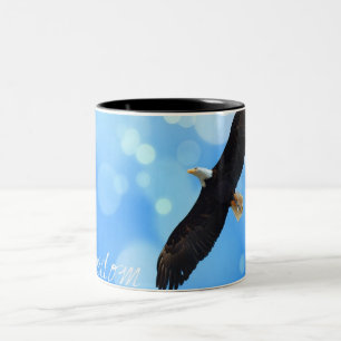 Taza Bicolor Vuelo del águila de la libertad en el cielo