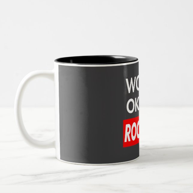Taza Bicolor Worlds okayest Rockwell (Izquierda)