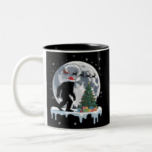 Taza Bicolor Xmas Bigfoot Santa Tree Sleigh Moon Reindeer Snow