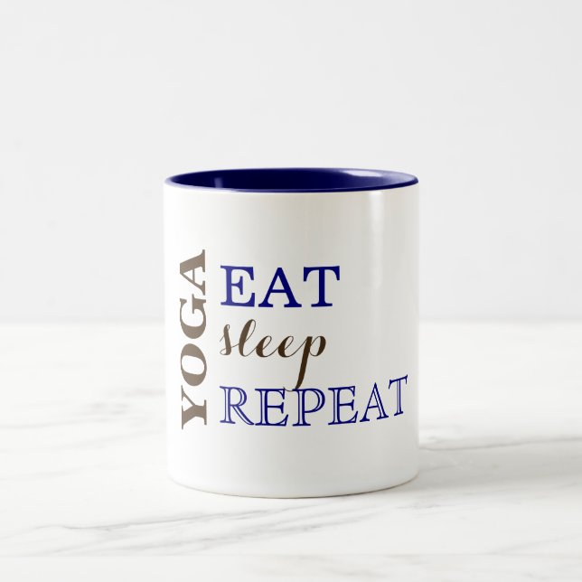 Taza Bicolor Yoga, comida, sueño, repetición (Centro)
