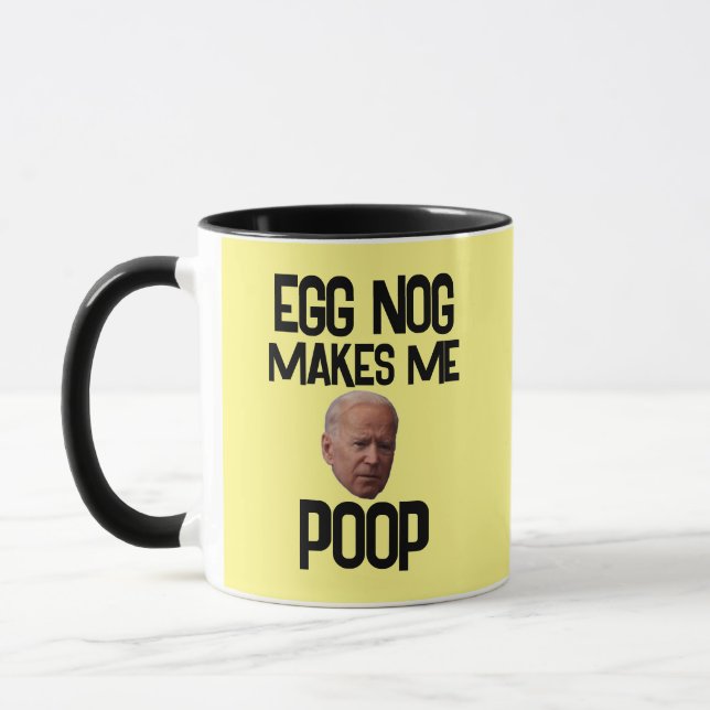 TAZA BIDEN FUNNY NAVIDADES HUEVG NOG ME HACE POOP COFFE (Izquierda)