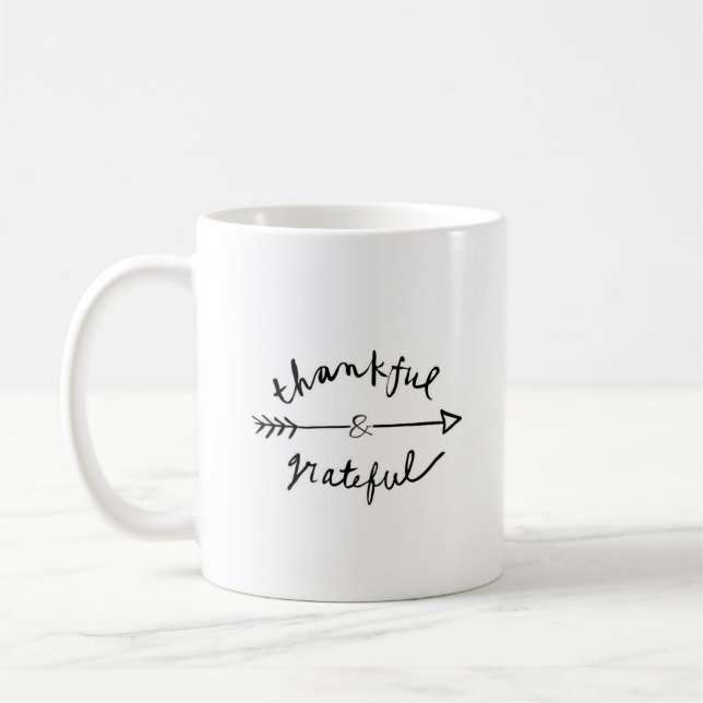 - Taza blanca clásica "agradecida y agradecida" (Izquierda)