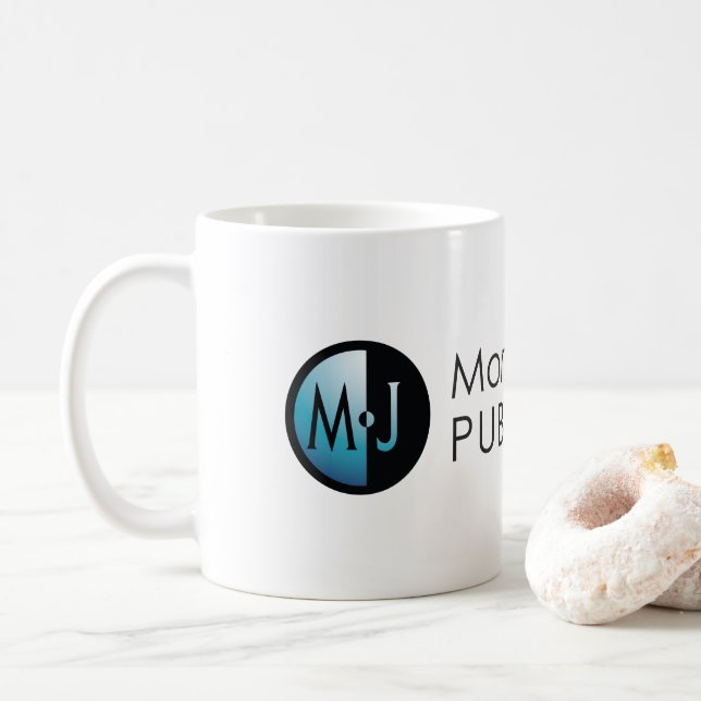 Taza blanca clásica de Morgan James (Con donut)