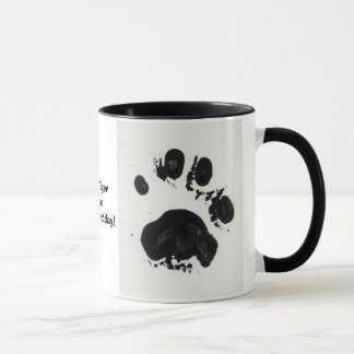 Taza blanca de la impresión de la pata del tigre
