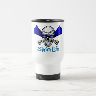Taza blanca del viaje de la vida de la nadada