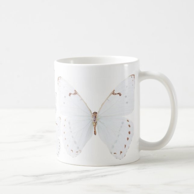 Taza blanca pura de las mariposas (Derecha)